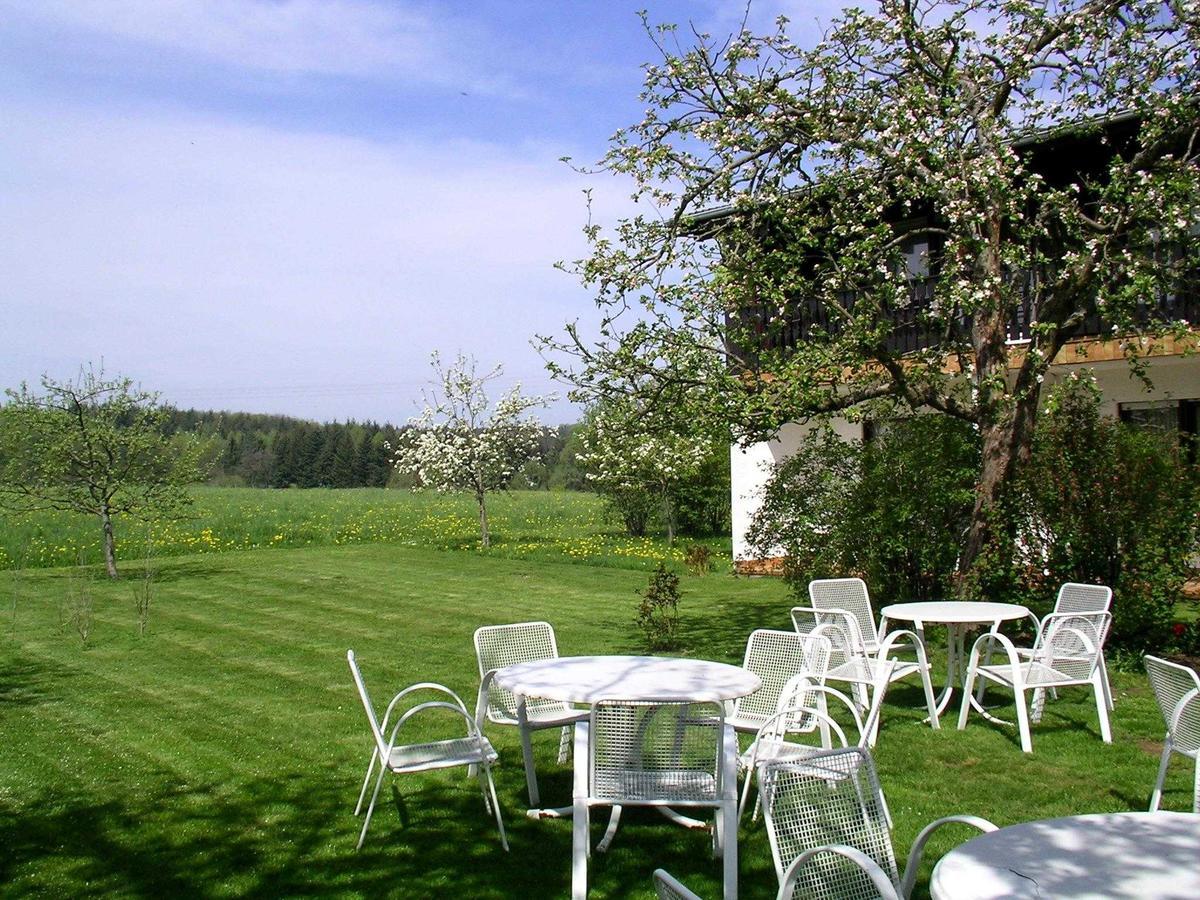 Cafe Best Gaestezimmer Bullau Bagian luar foto